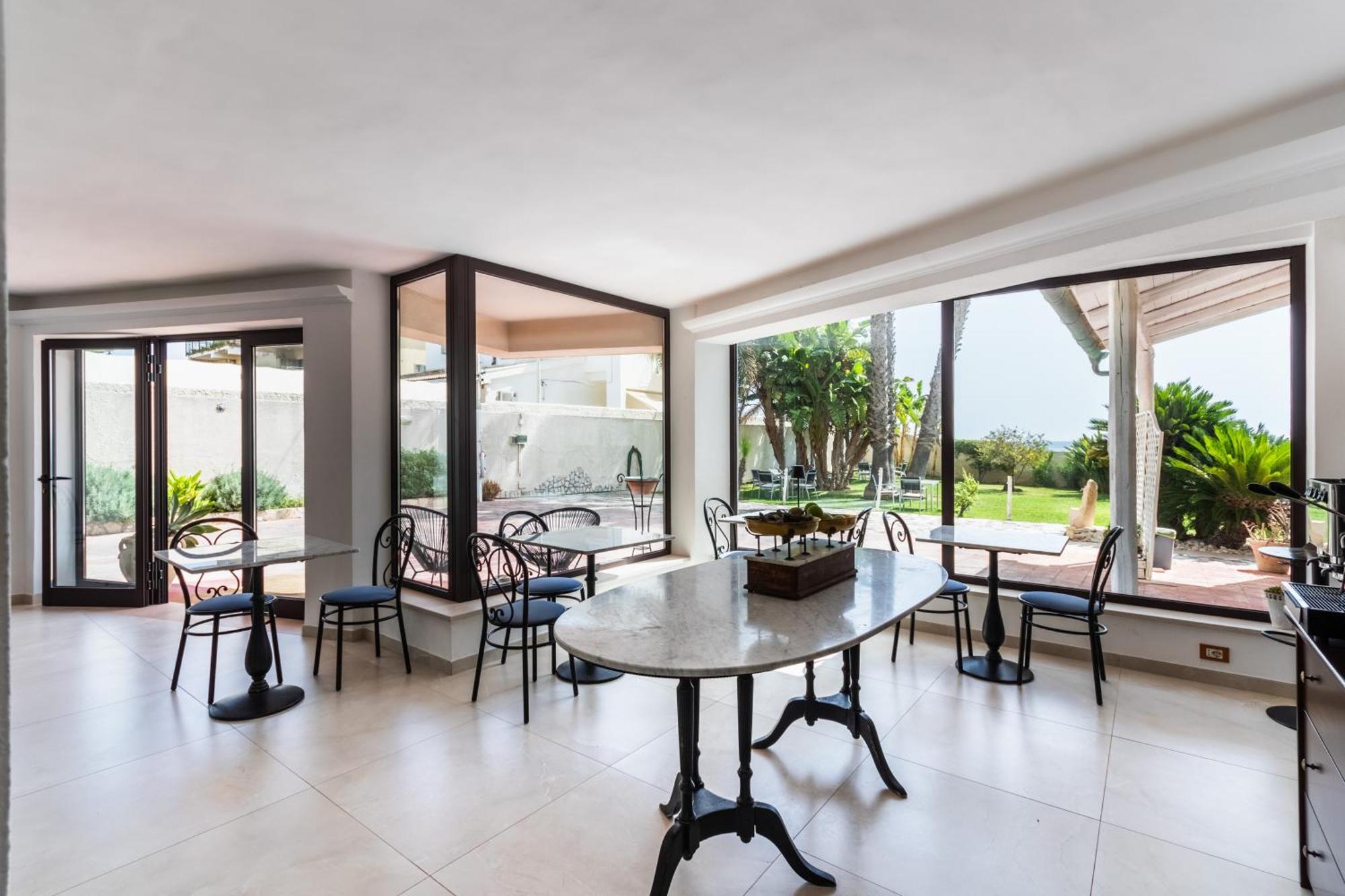 La Terrazza Sul Mare Bed & Breakfast