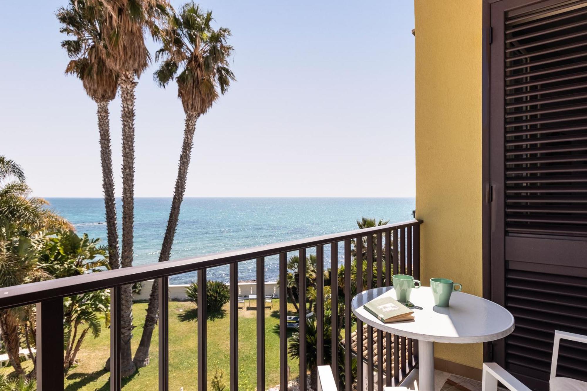Bed & Breakfast La Terrazza Sul Mare 3*