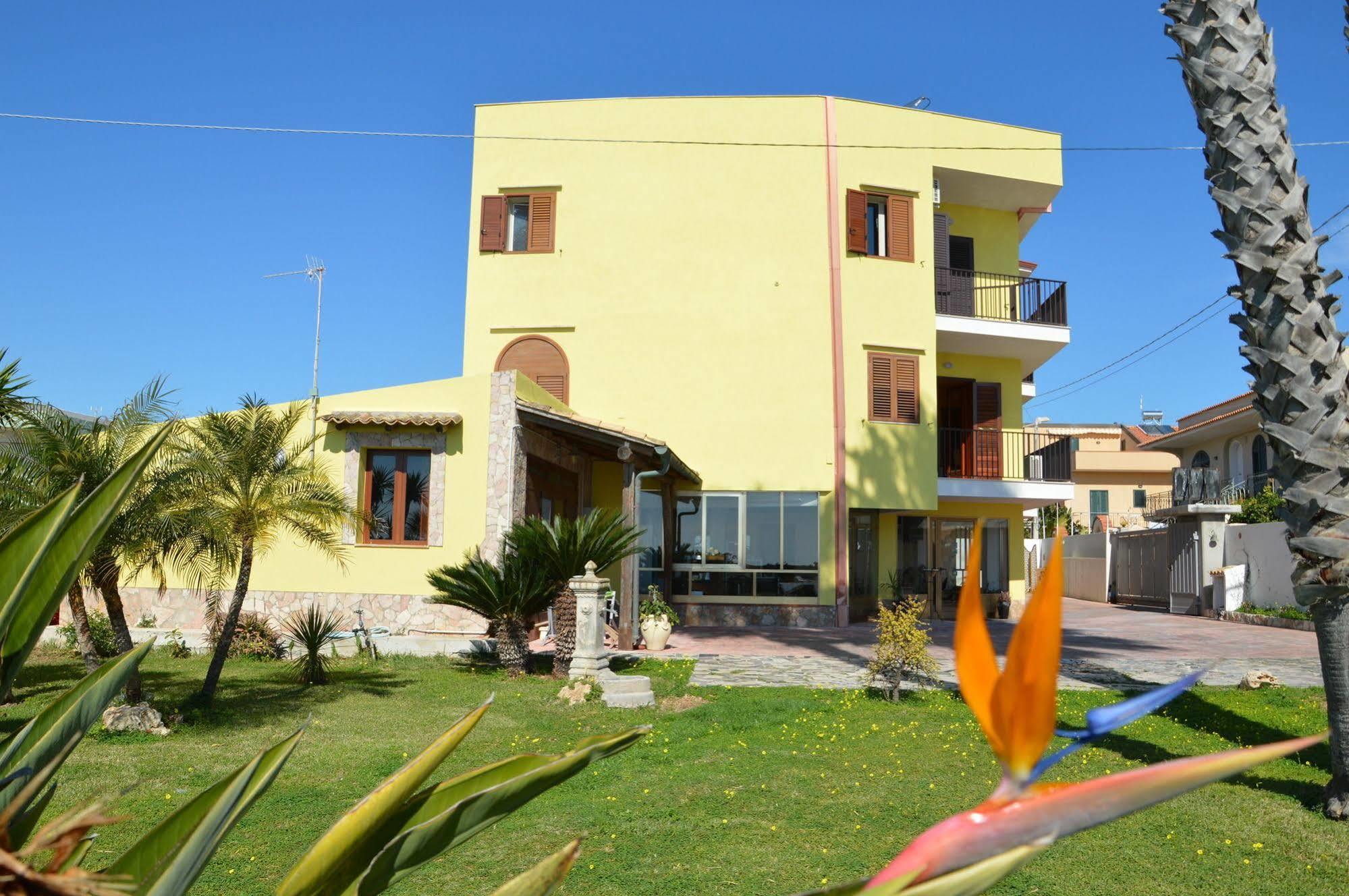 Bed & Breakfast La Terrazza Sul Mare 3*